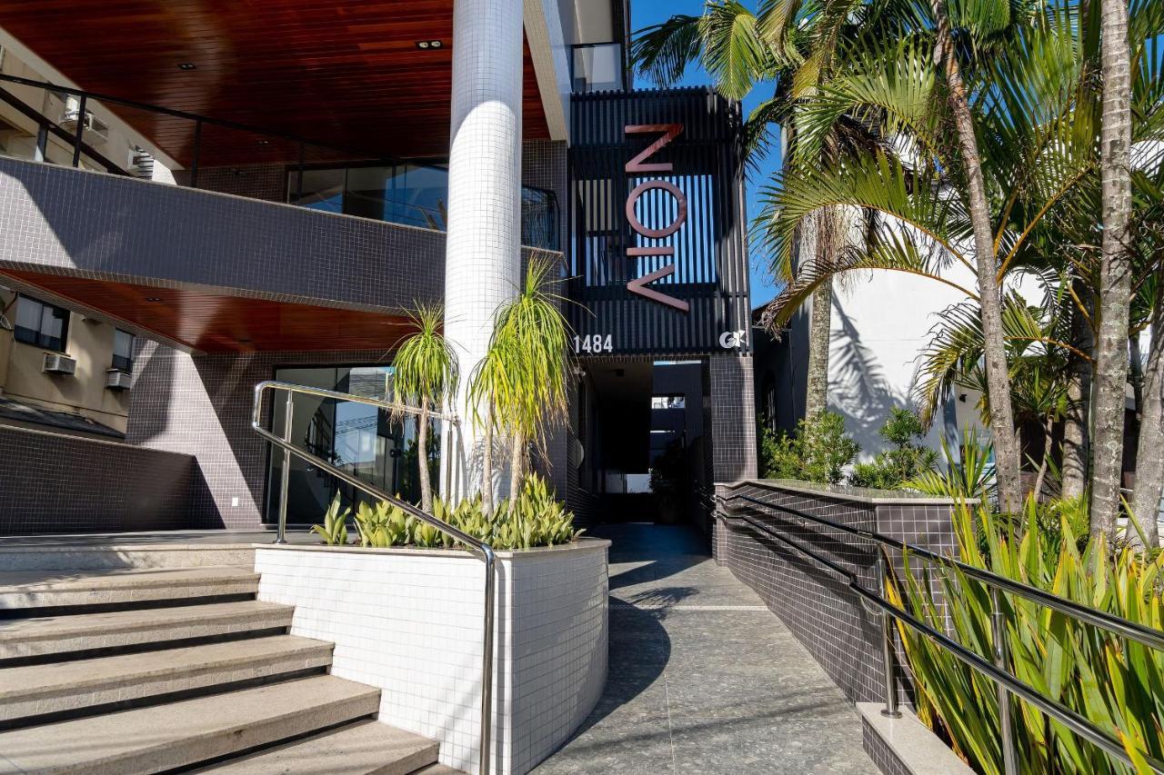 Aion Suites 103 - Compacto E Luxuoso Loft - Rooftop Com Piscina E Academia - A Poucos Passos Da Praia 邦比尼亚斯 外观 照片